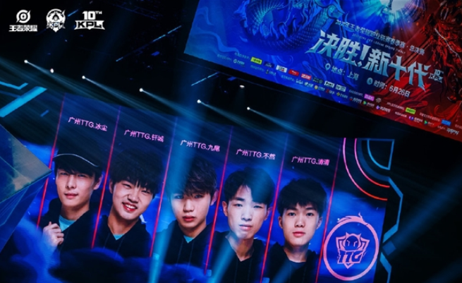 何从中敲响 何从中敲响